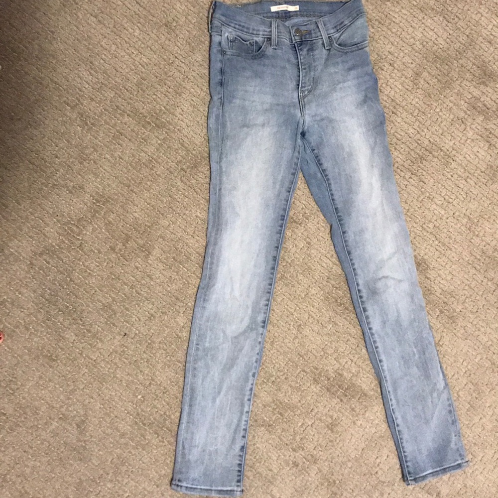 Women’s Levi Skinny Jeans
